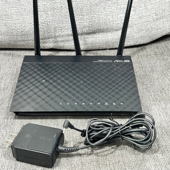 ASUS RT-N66U Router - Picture 5 of 6